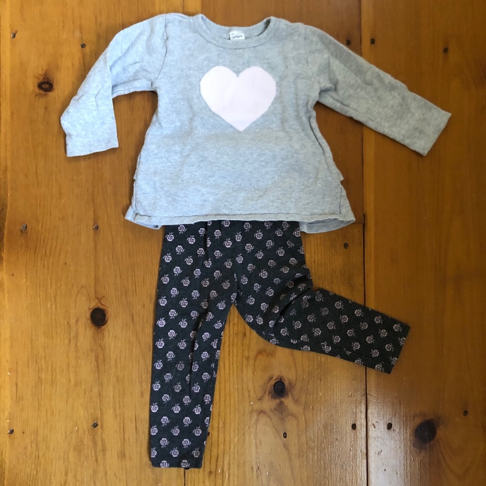 Heart sweater and grey leggings